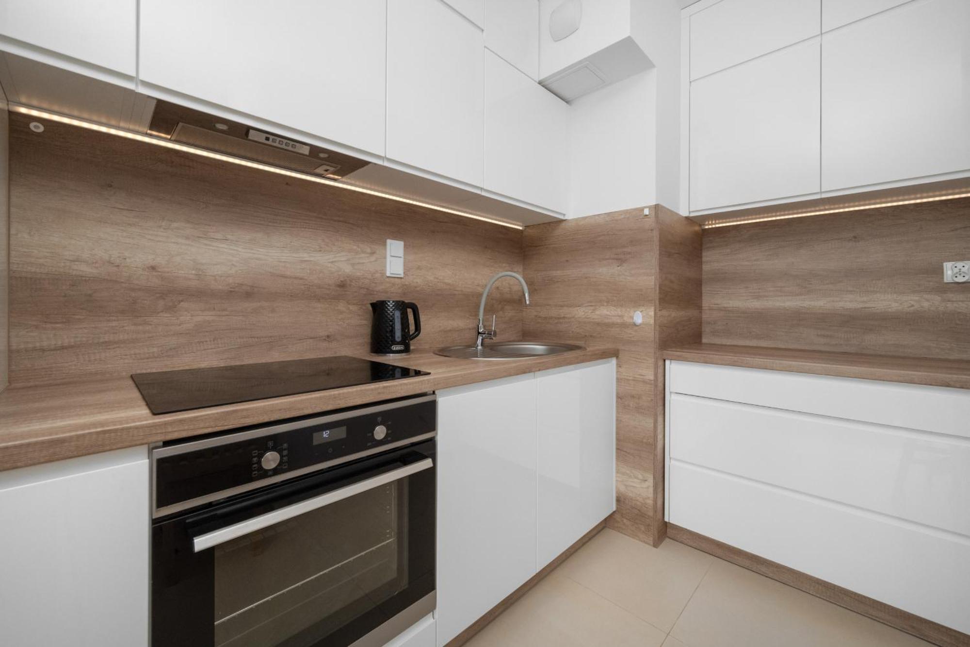Klasyczny Apartament Z Balkonem We Wroclawiu By Noclegi Renters 외부 사진